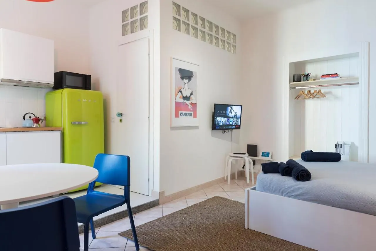 Xenia Apartments - Stylish Colorful Apt- Upbeat & Well-Connected Area Milan