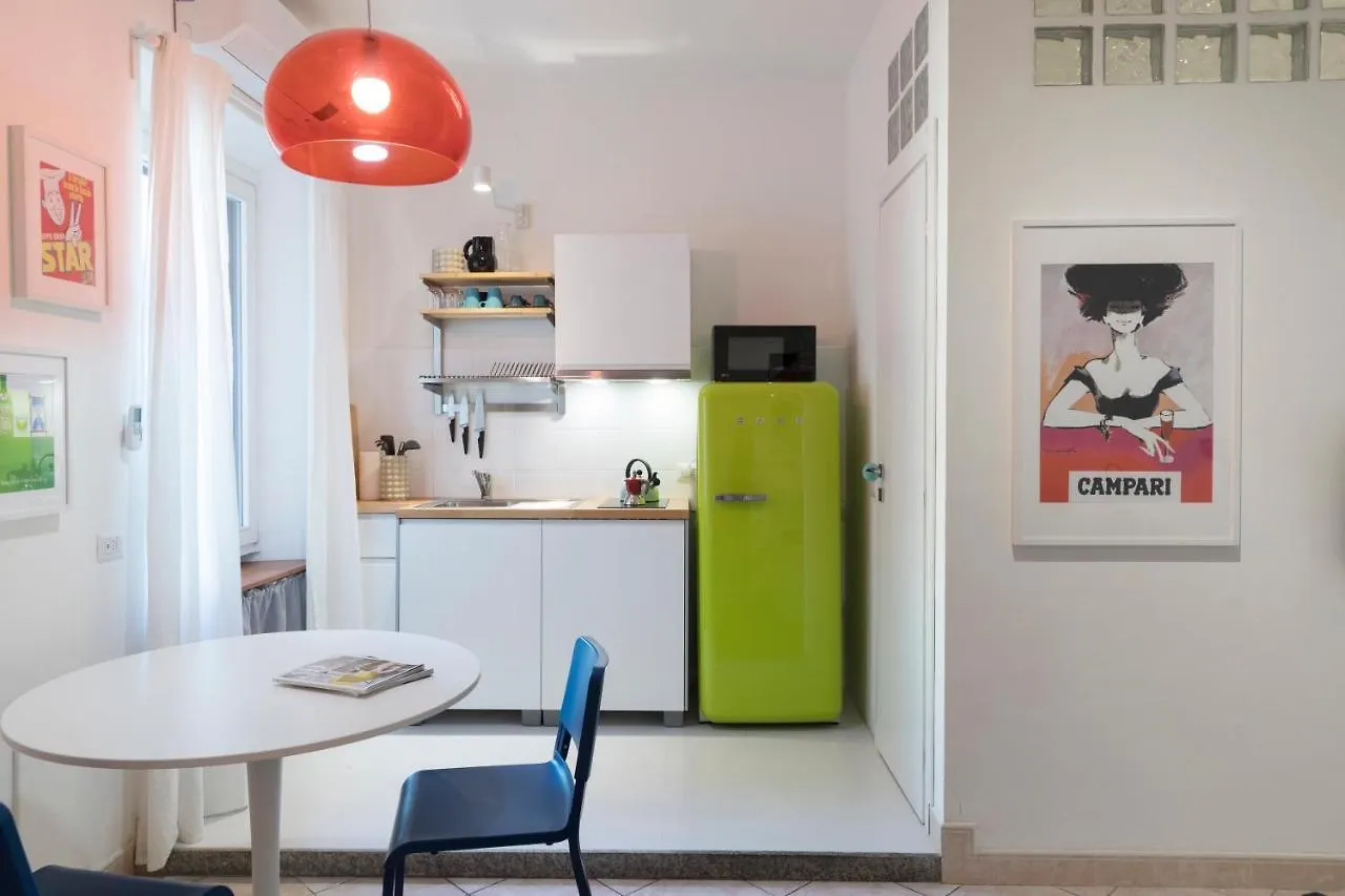 Xenia Apartments - Stylish Colorful Apt- Upbeat & Well-Connected Area Milan