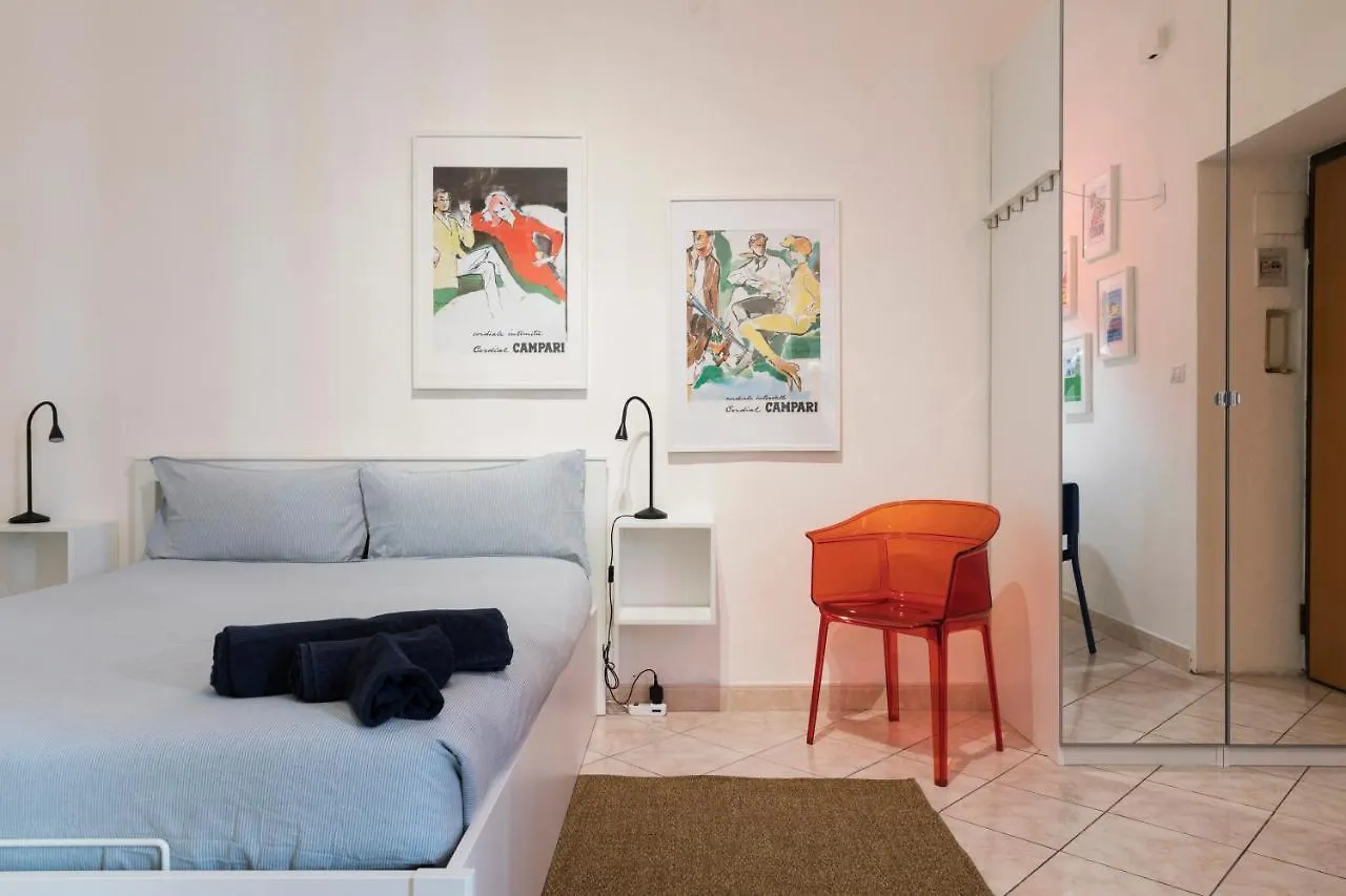 Xenia Apartments - Stylish Colorful Apt- Upbeat & Well-Connected Area Milan 0*,  Italy