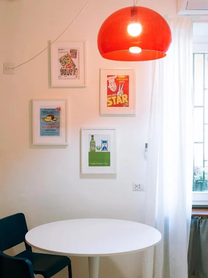 Xenia Apartments - Stylish Colorful Apt- Upbeat & Well-Connected Area Milan 0*,